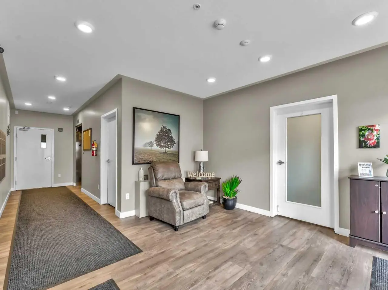 301, 499 Meadow Lake Court 