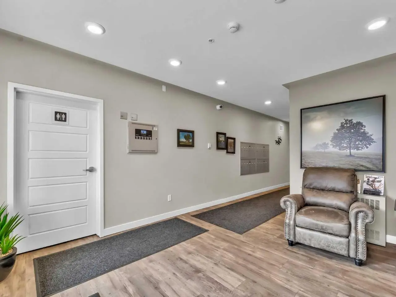 301, 499 Meadow Lake Court 
