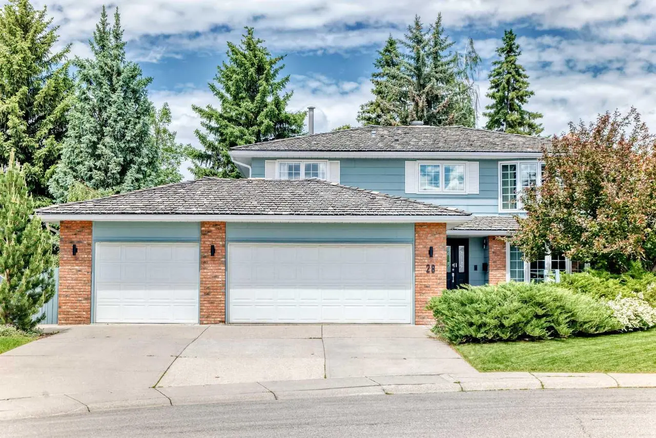 28 Woodmont Place SW