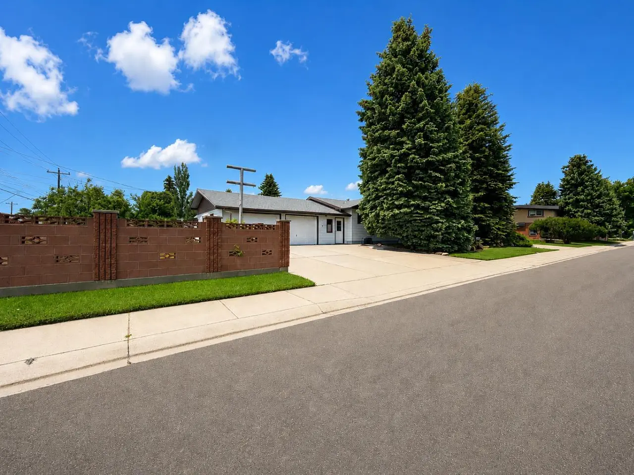 2015 24 Street S
