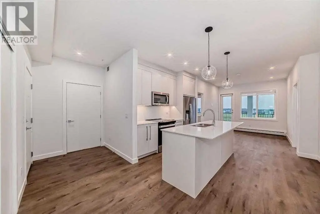2409, 395 Skyview Parkway NE