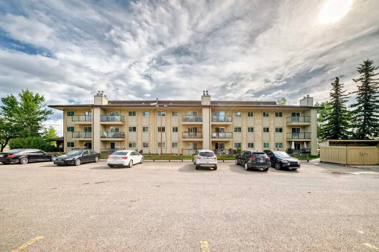 3301, 393 Patterson Hill SW