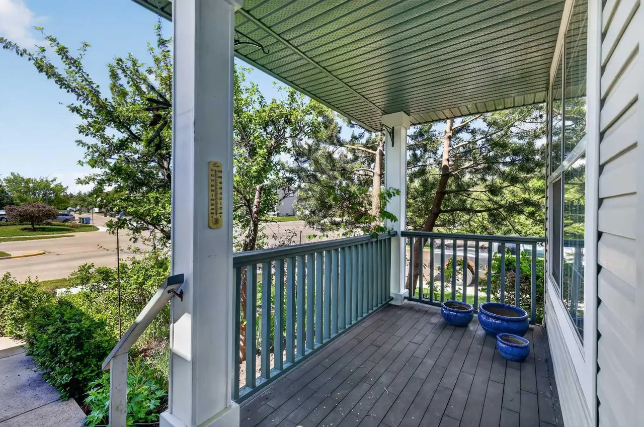 118 Invermere Drive Drive 
