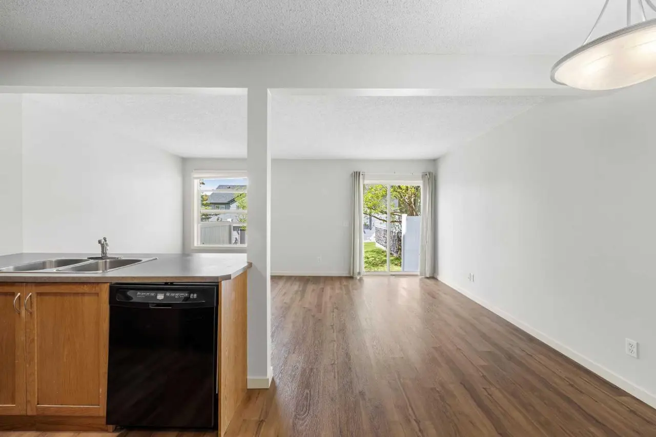 27 Panatella Villas NW