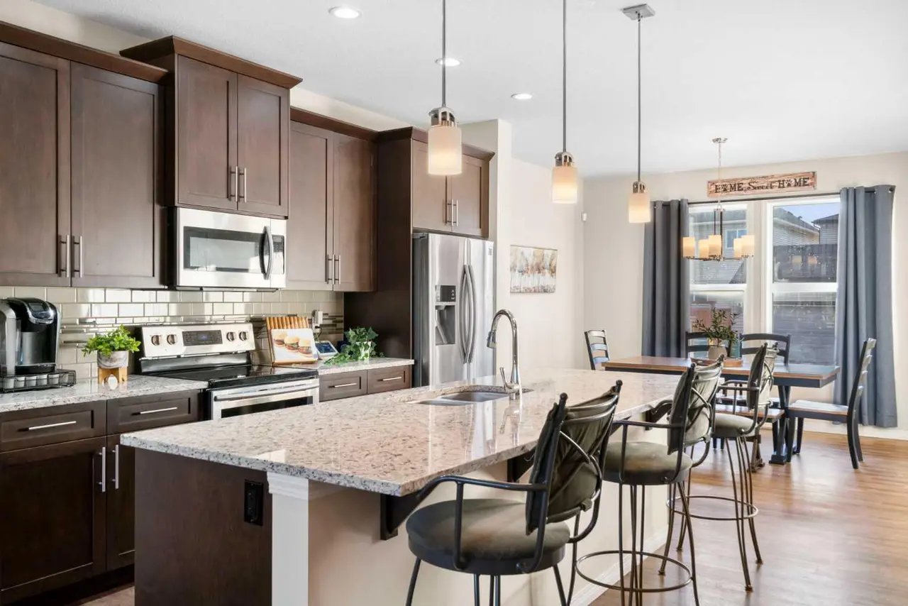 81 Legacy Glen Green SE