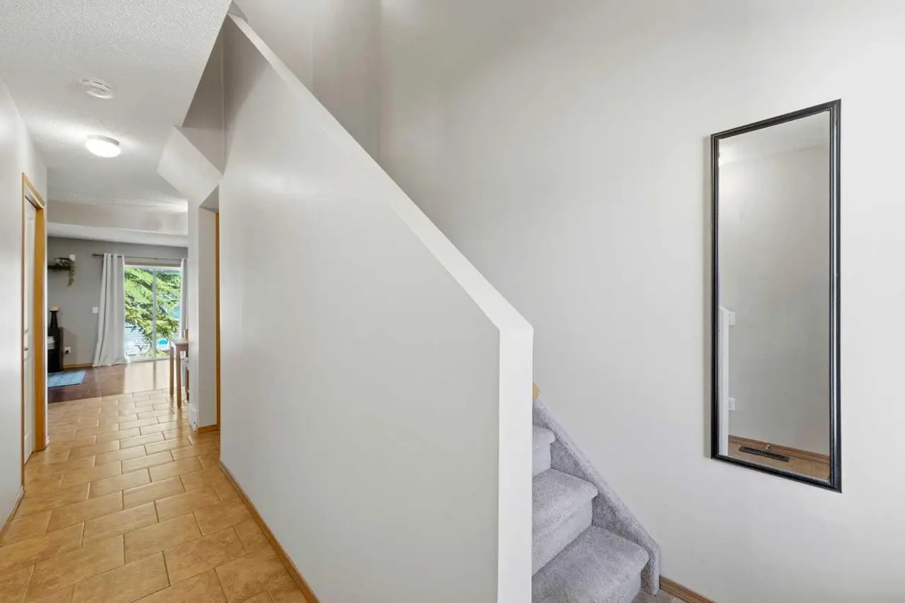 96 Eversyde Court SW