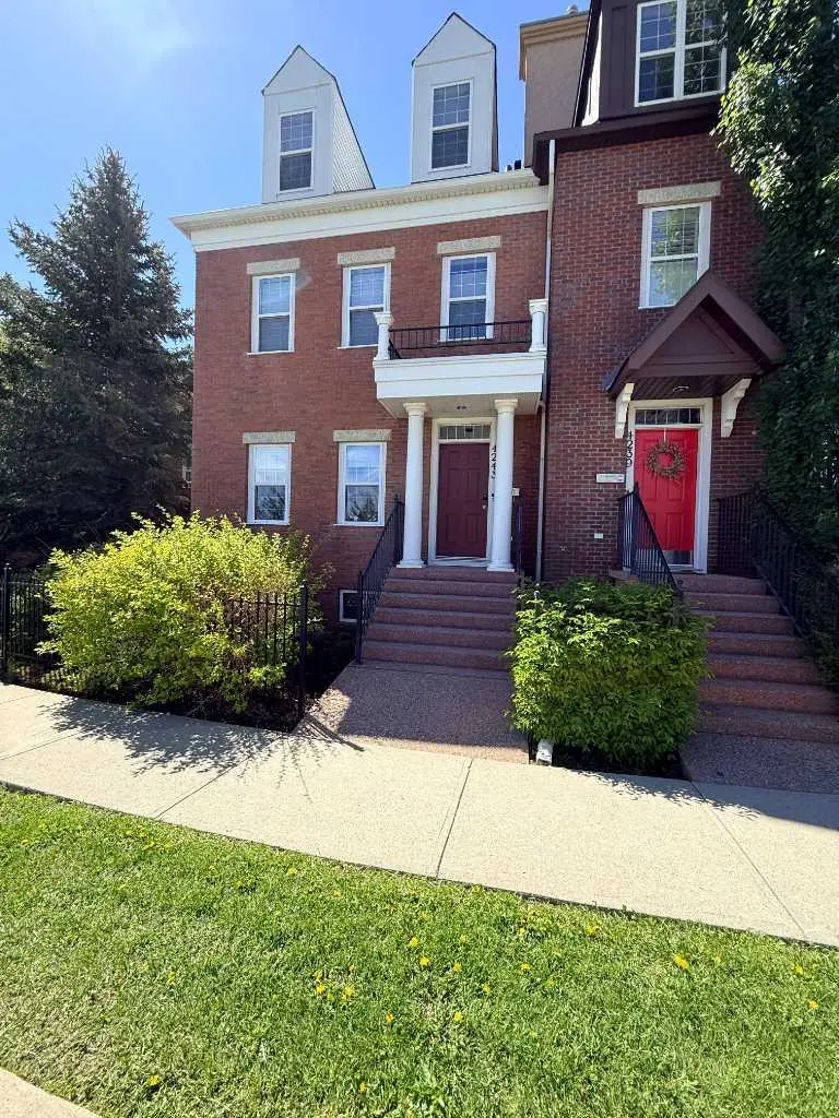 4243 Passchendaele Road SW