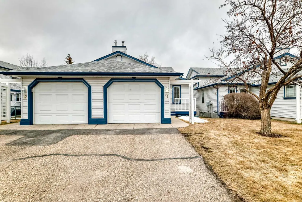 11, 33 Stonegate Drive NW