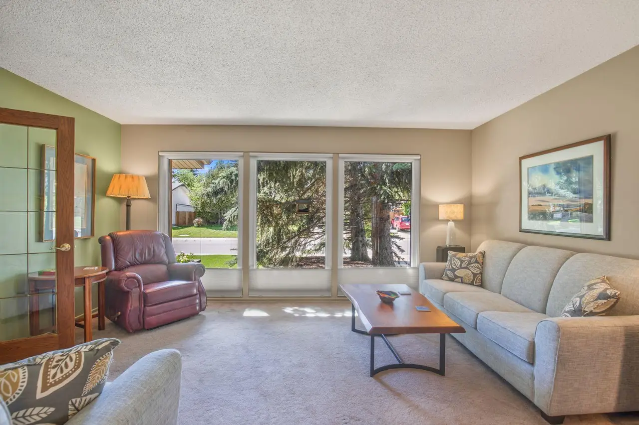 11 McCune Avenue 