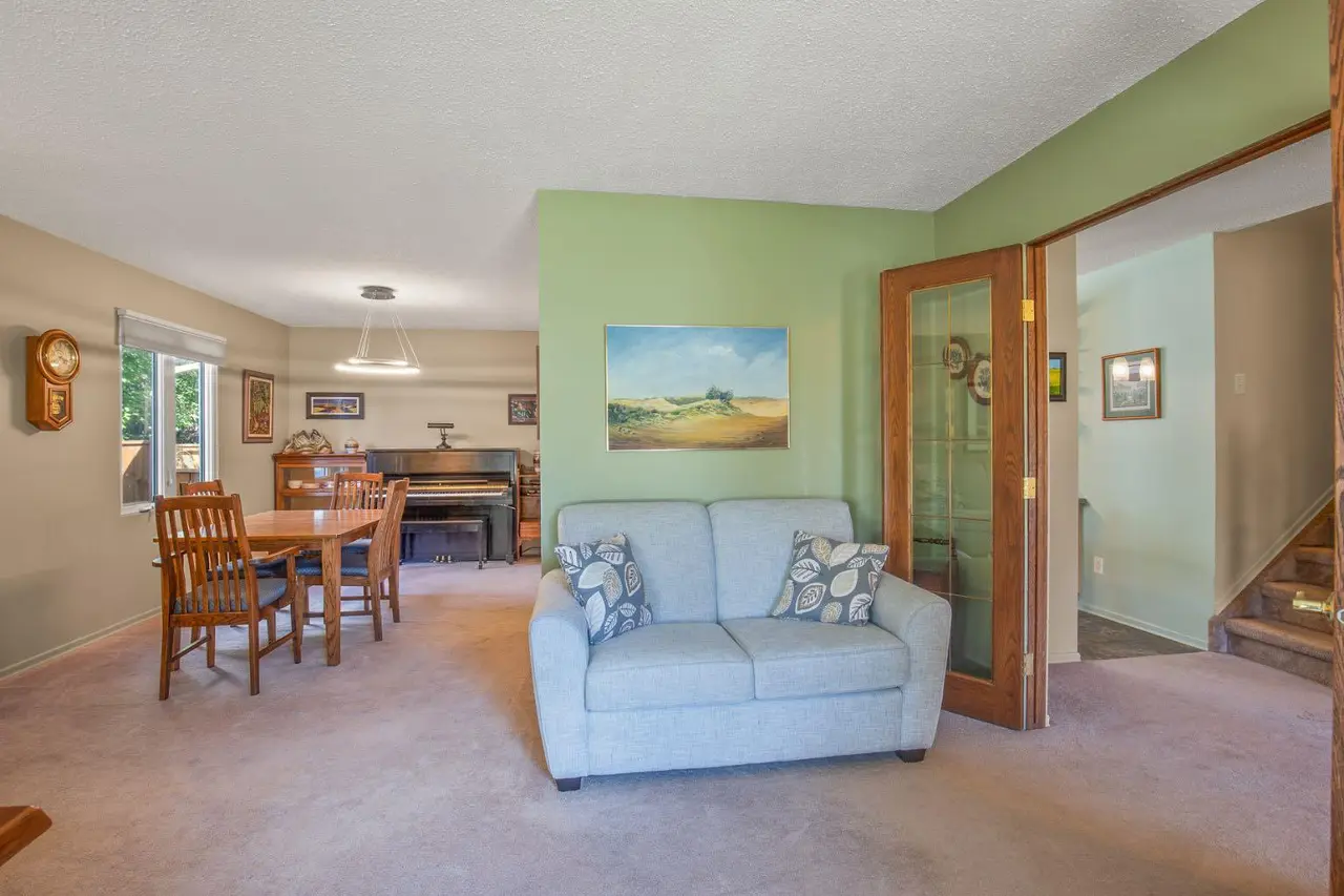 11 McCune Avenue 