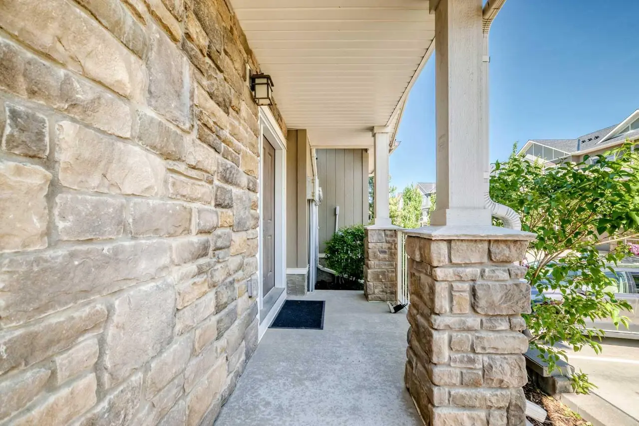 201 Evanston Manor NW
