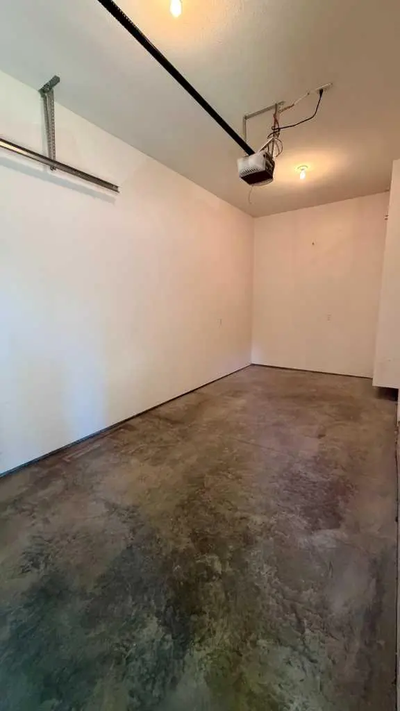 #4, 645 12 A Street N