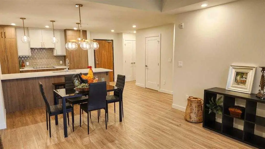 331, 102 Scenic Drive N