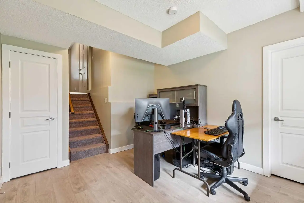 55 Panatella Road NW