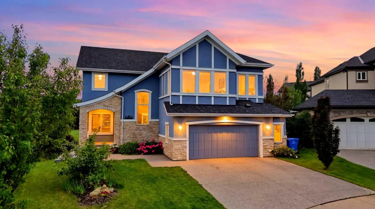 136 STONEMERE Close
