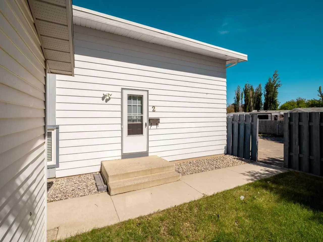 2, 269 Laval Boulevard W