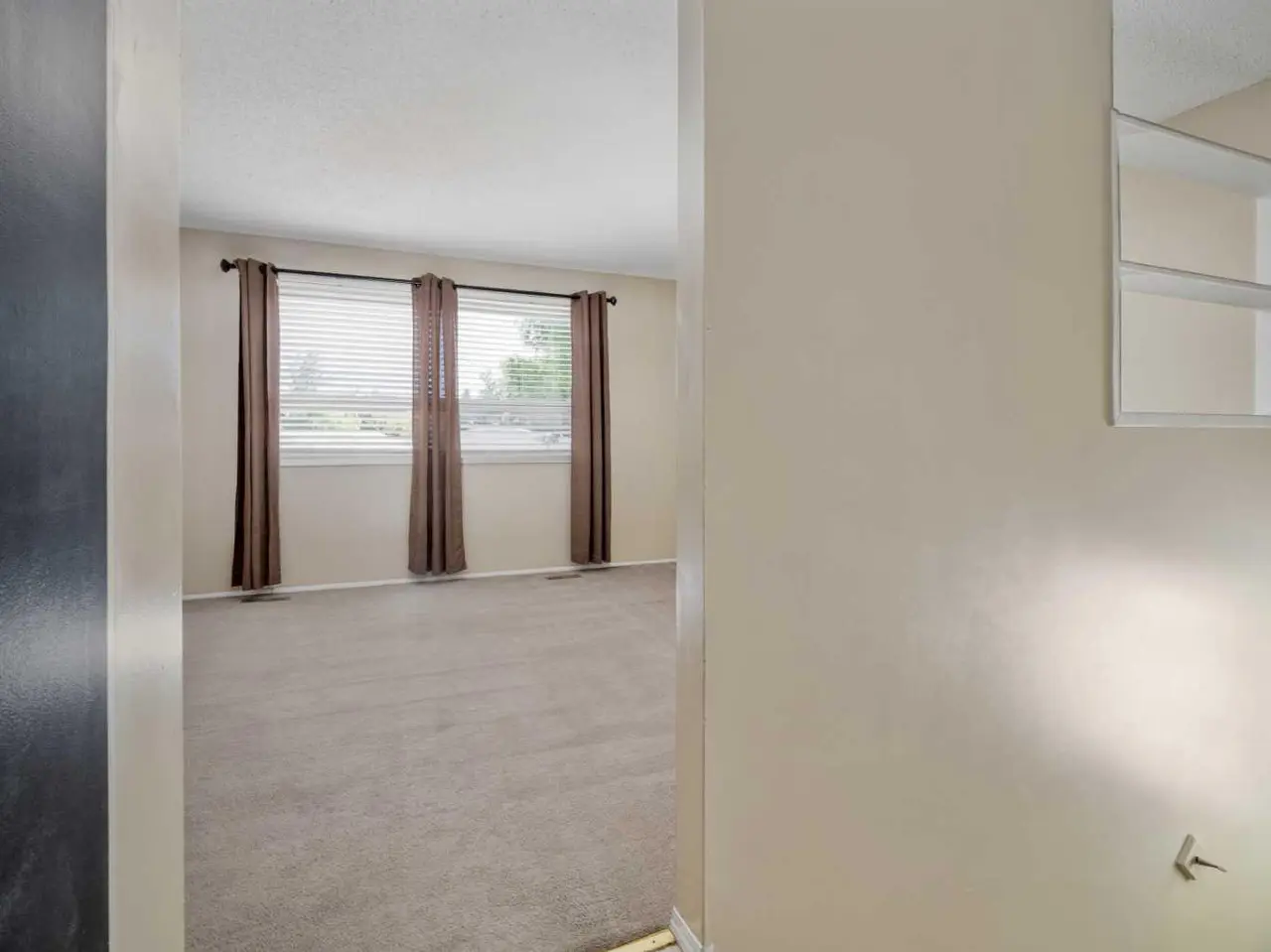 2, 269 Laval Boulevard W