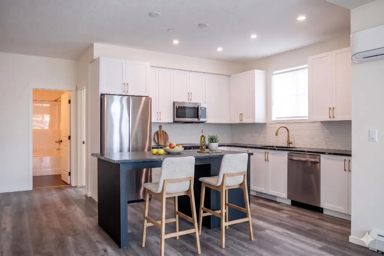 2108, 740 Legacy Village Road SE
