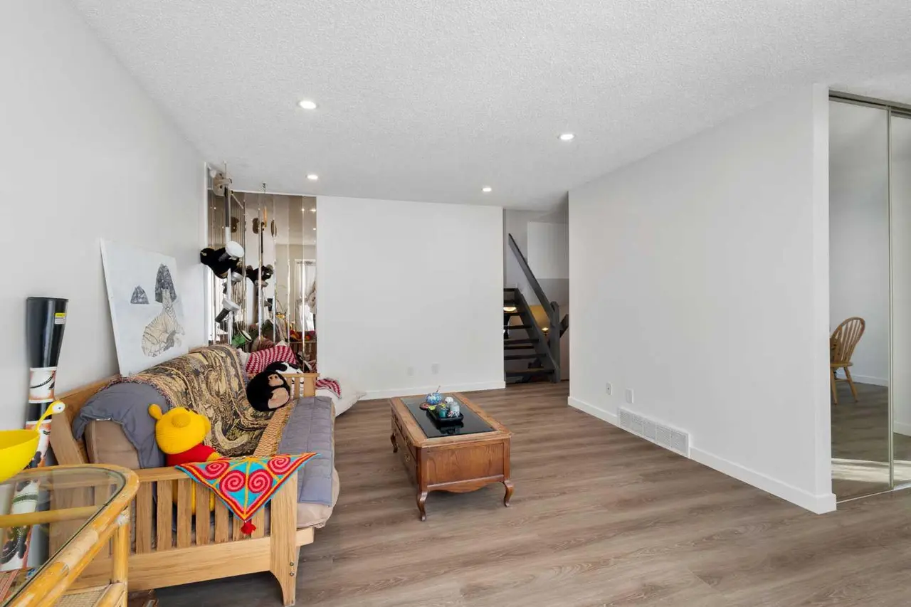 95 Beddington Way NE