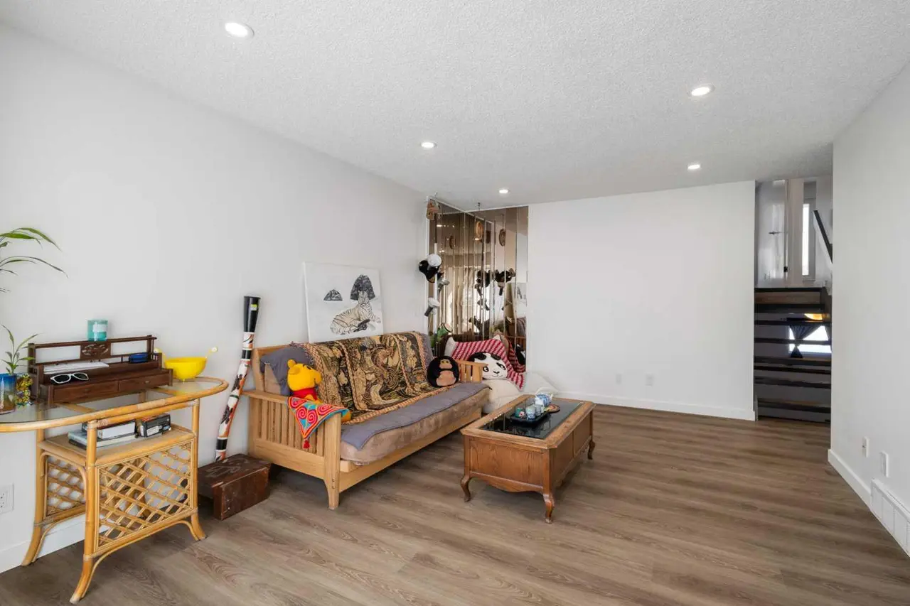 95 Beddington Way NE
