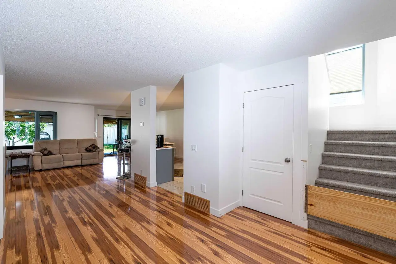 270 Somerside Park SW