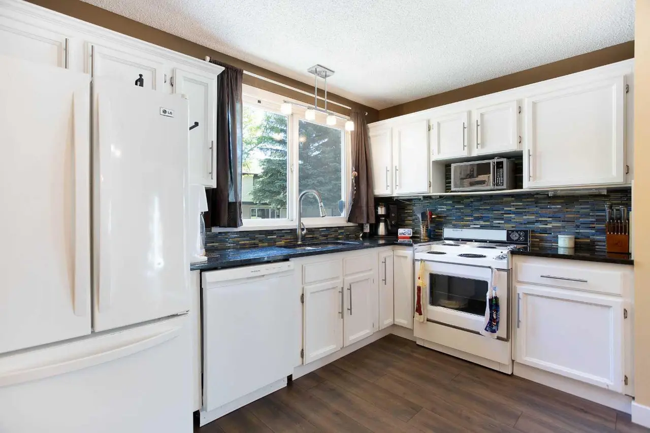 81, 630 Sabrina Road SW