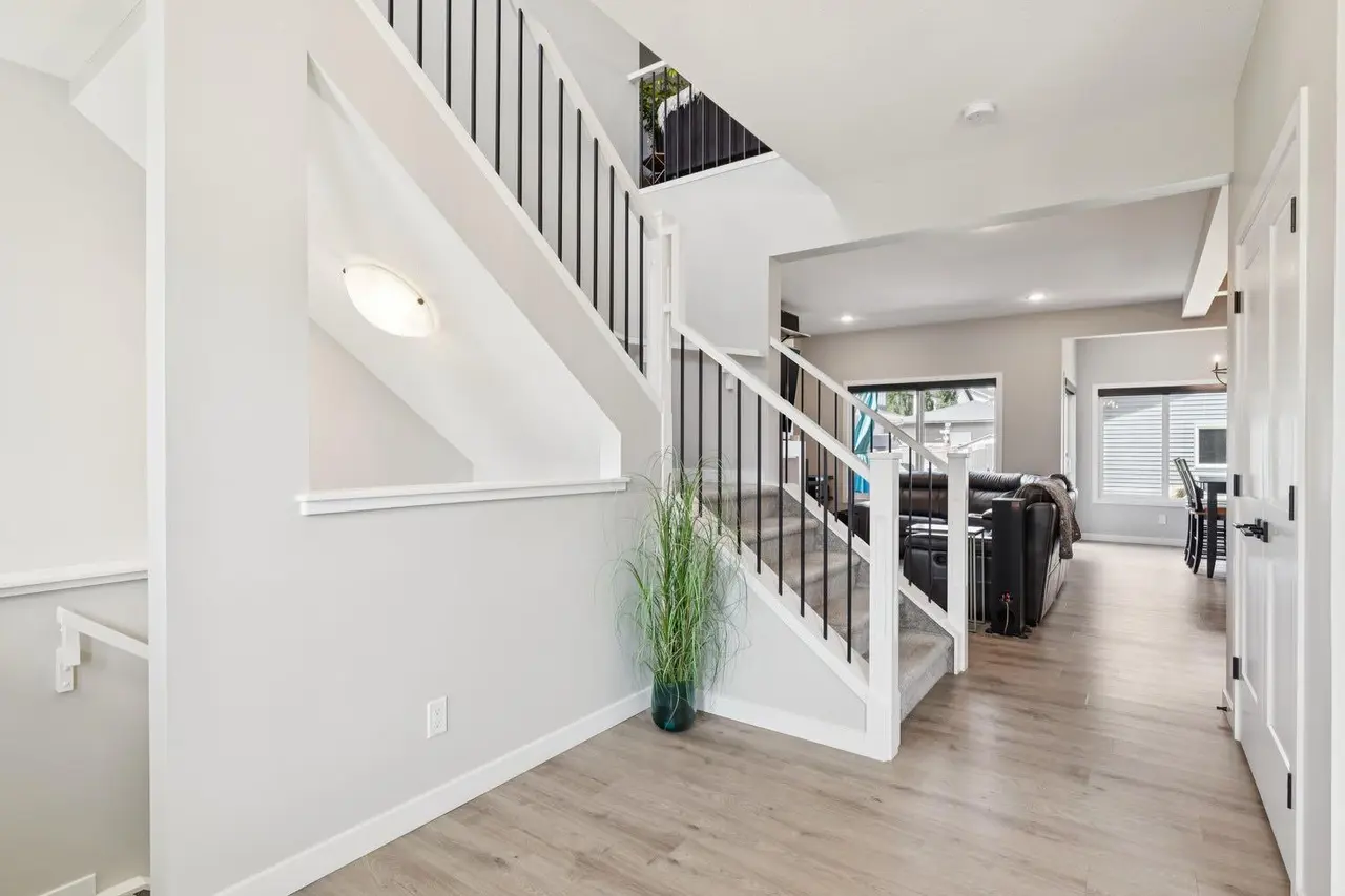 67 Coopersfield Park SW