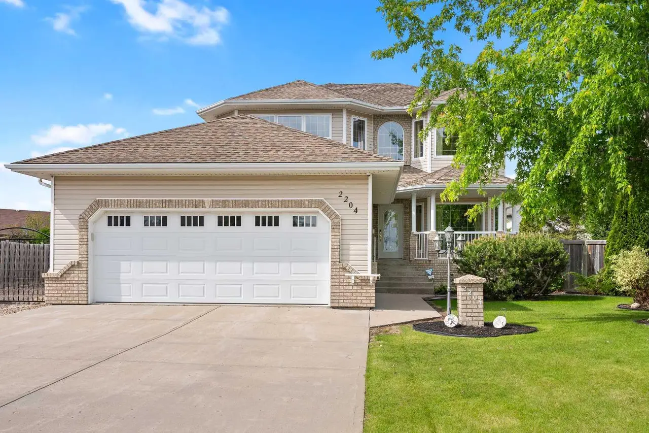 2204 59A Avenue Close 