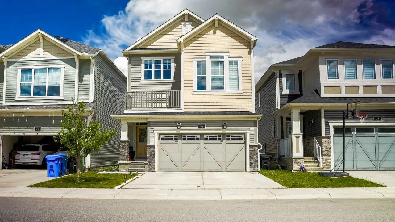 74 Carrington Crescent NW