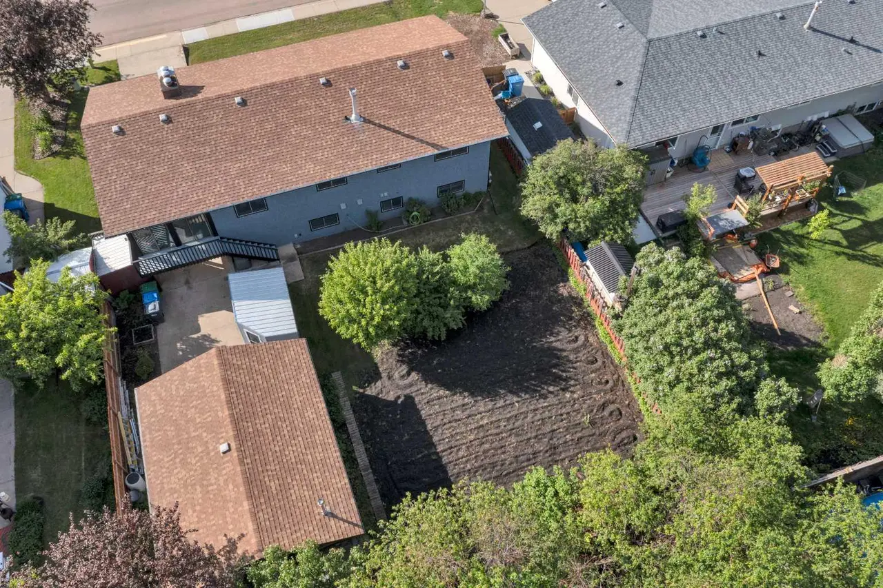 27 Warwick Drive 