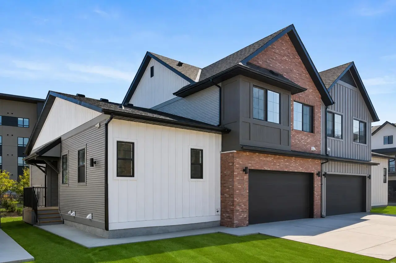 1102, 201 Cooperswood Green SW
