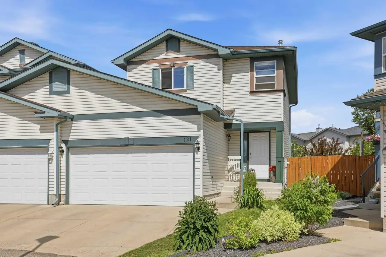 121 Canoe Square SW