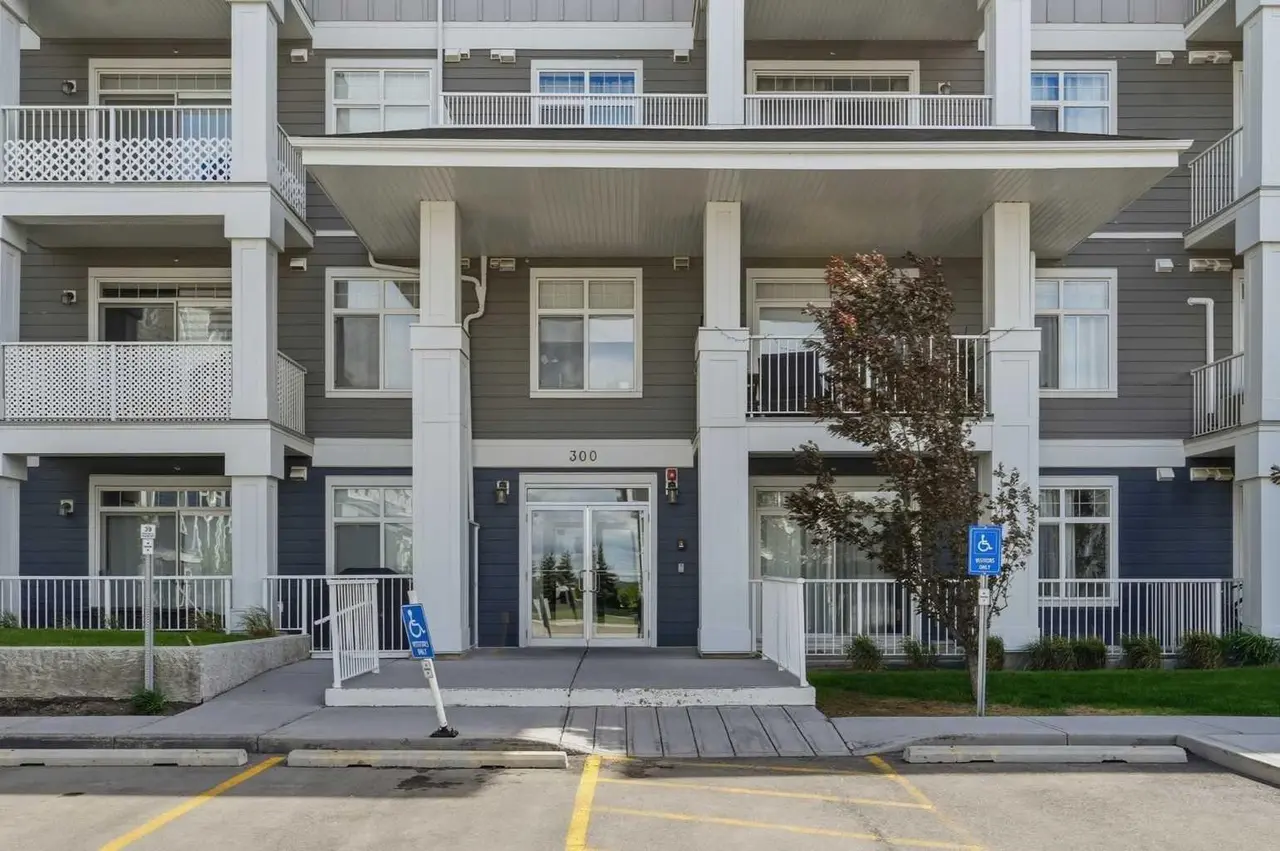 114, 300 Auburn Meadows Common SE
