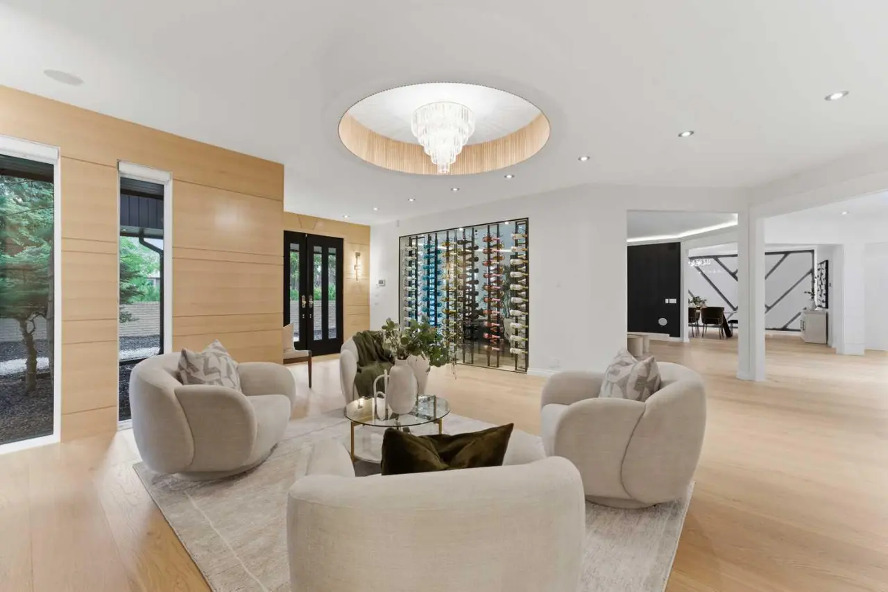 79 Bel-Aire Place SW
