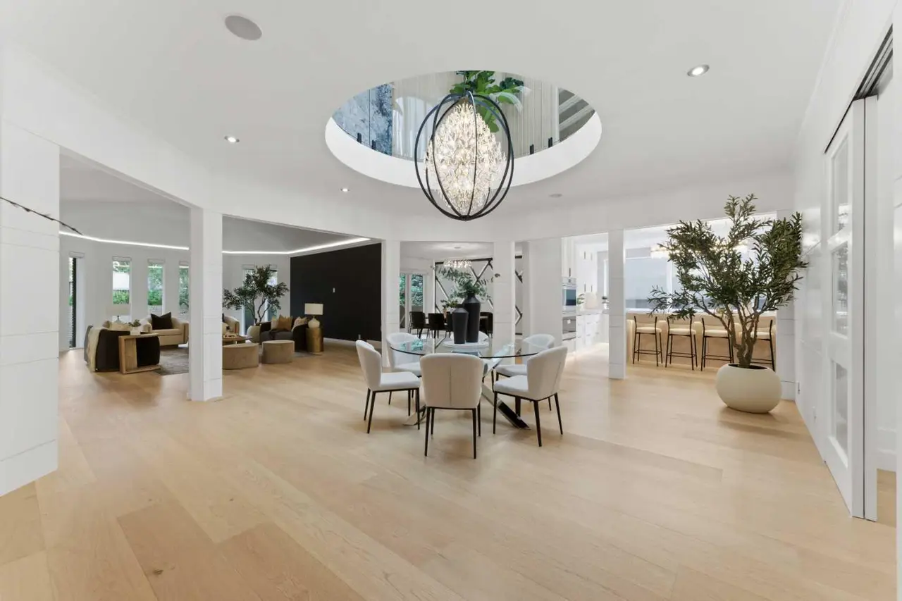 79 Bel-Aire Place SW