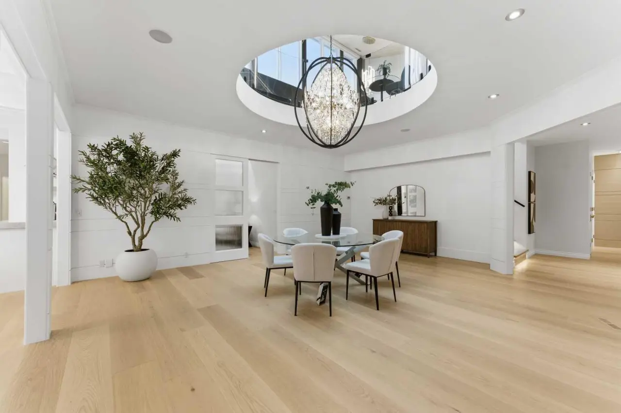 79 Bel-Aire Place SW