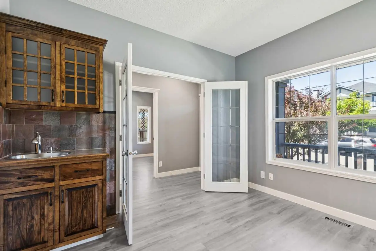 137 Prestwick Mews SE
