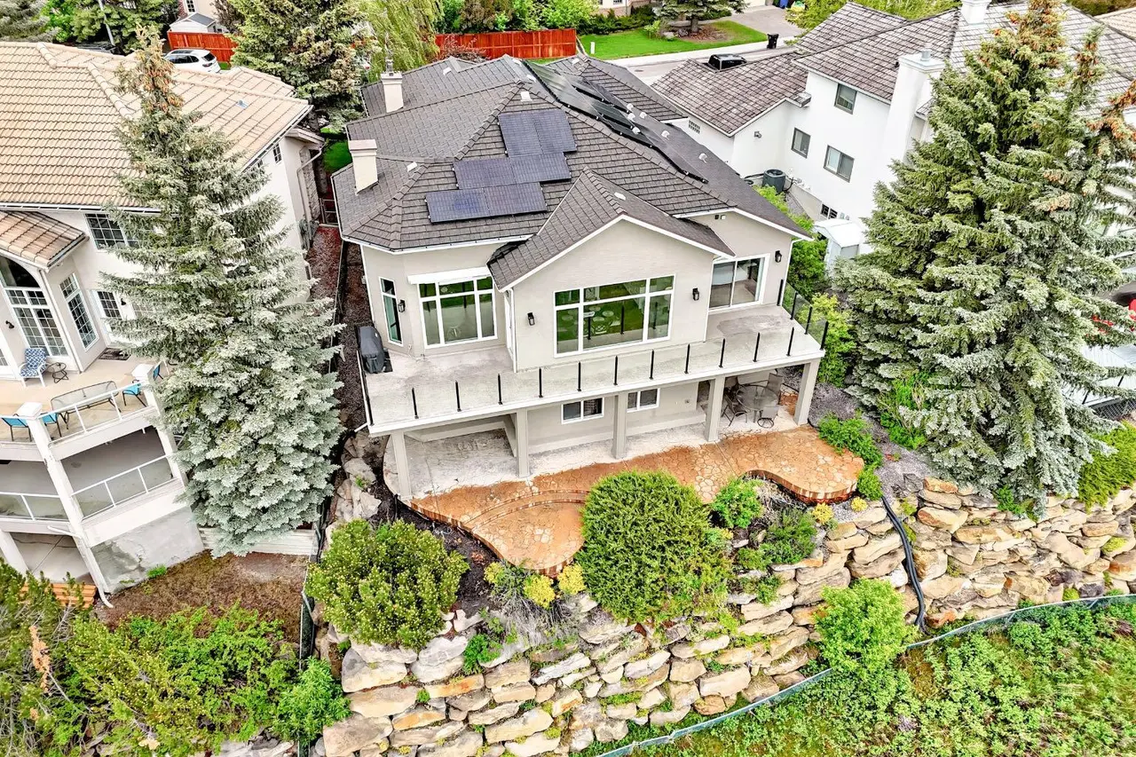 148 Scenic Ridge Crescent NW