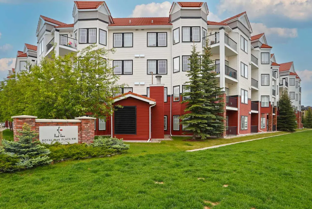 420, 30 Royal Oak Plaza NW
