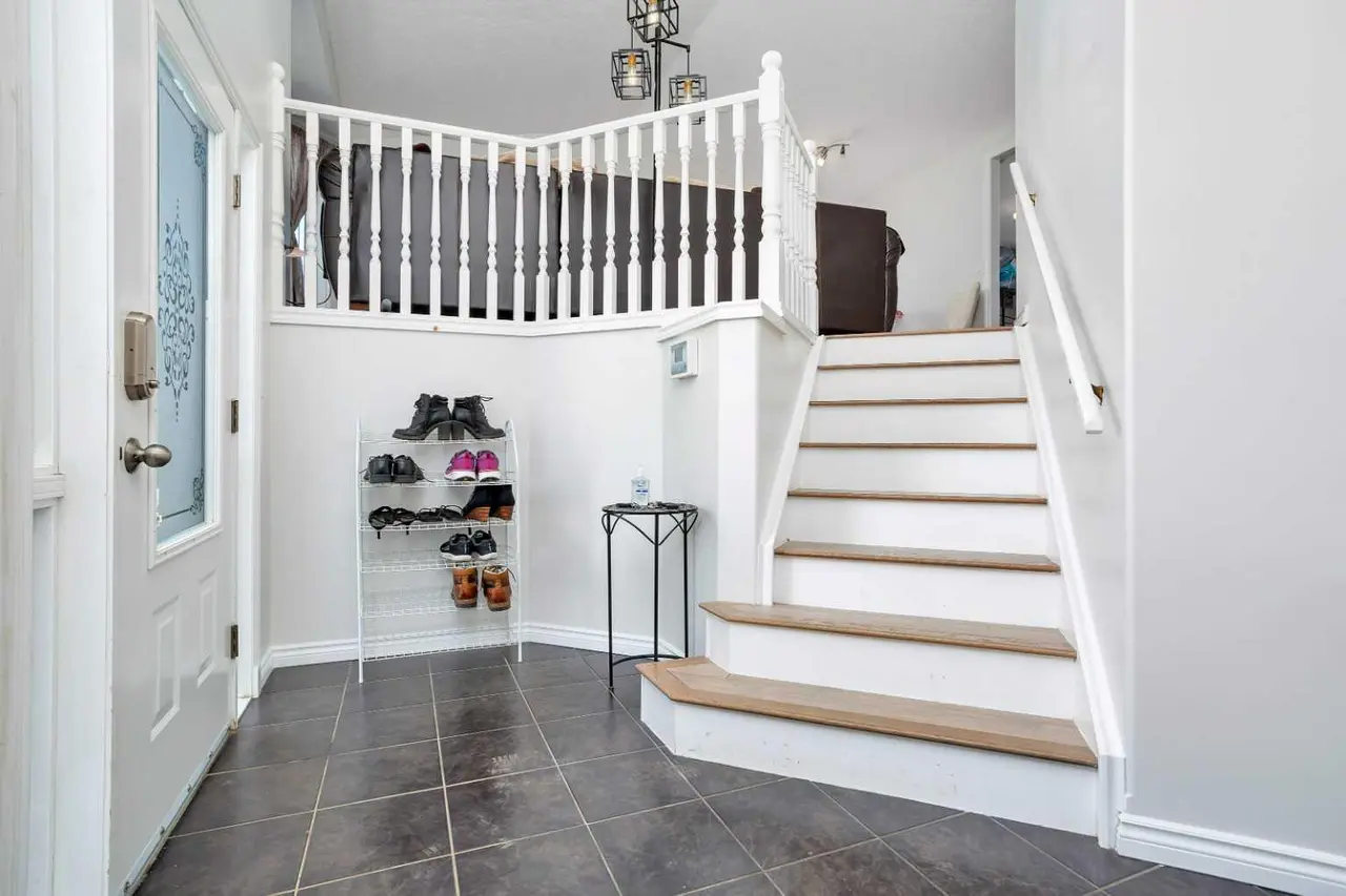 9 Archibald Crescent 