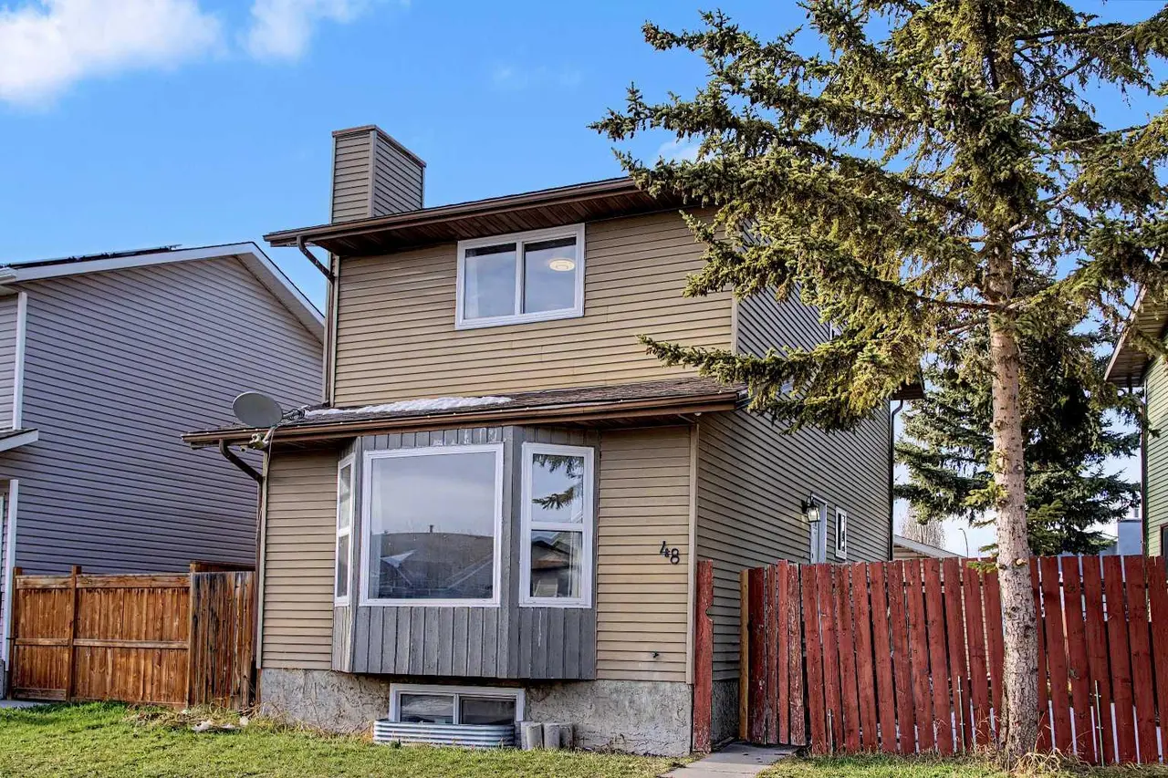 48 Whitworth Way NE