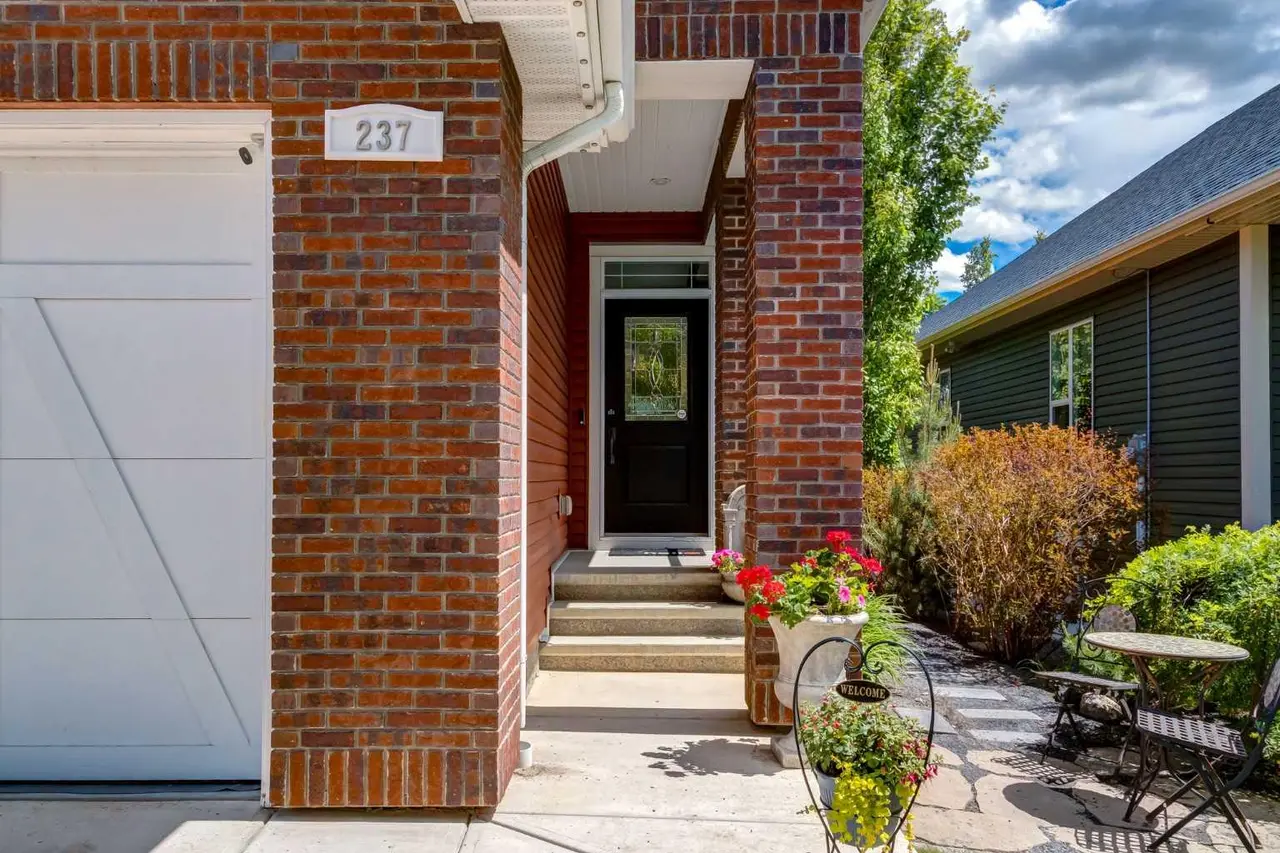237 Aspenmere Circle 