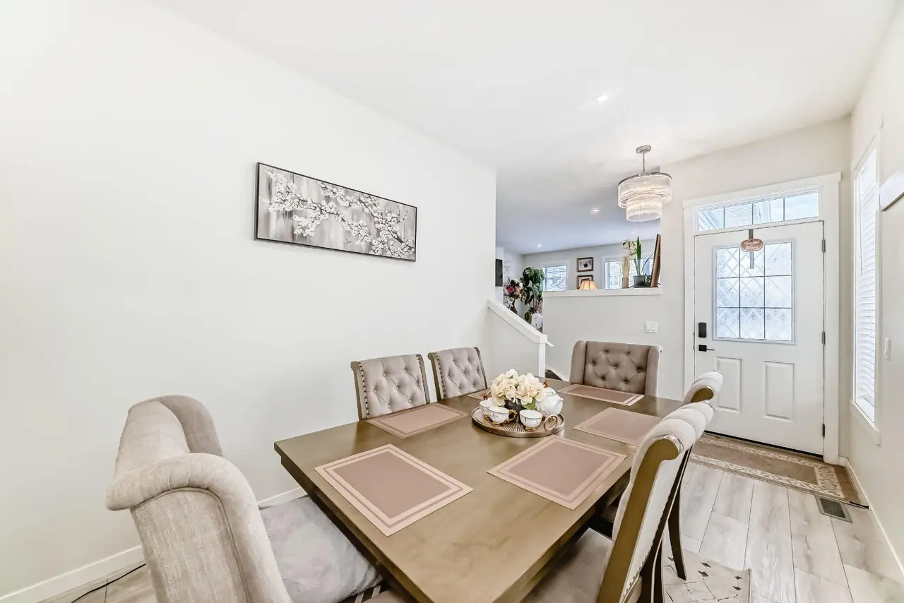 158 Chinook Gate Boulevard SW