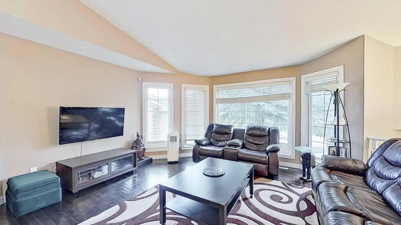 109 Edgebrook Gardens NW