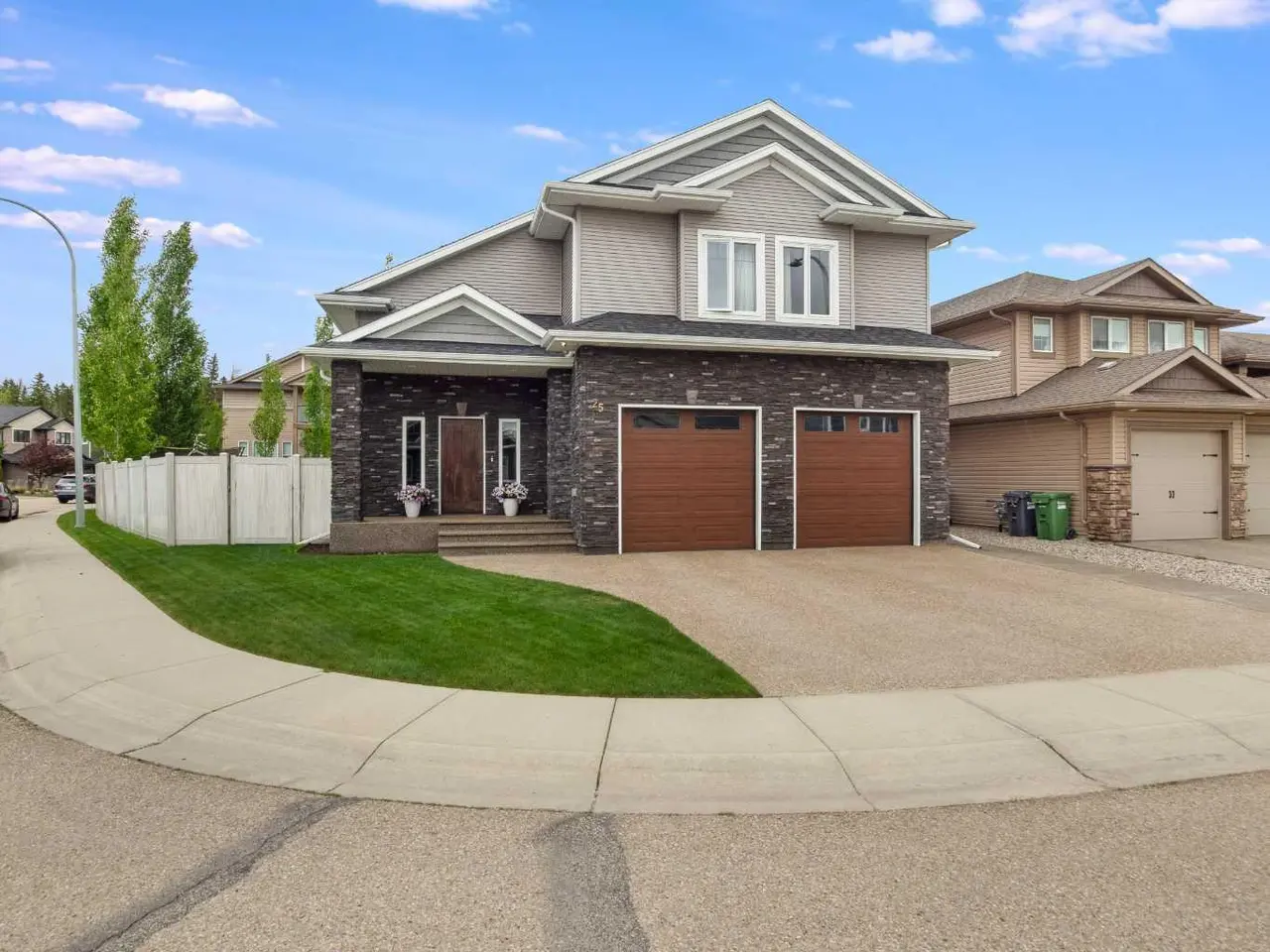 25 Grove Close