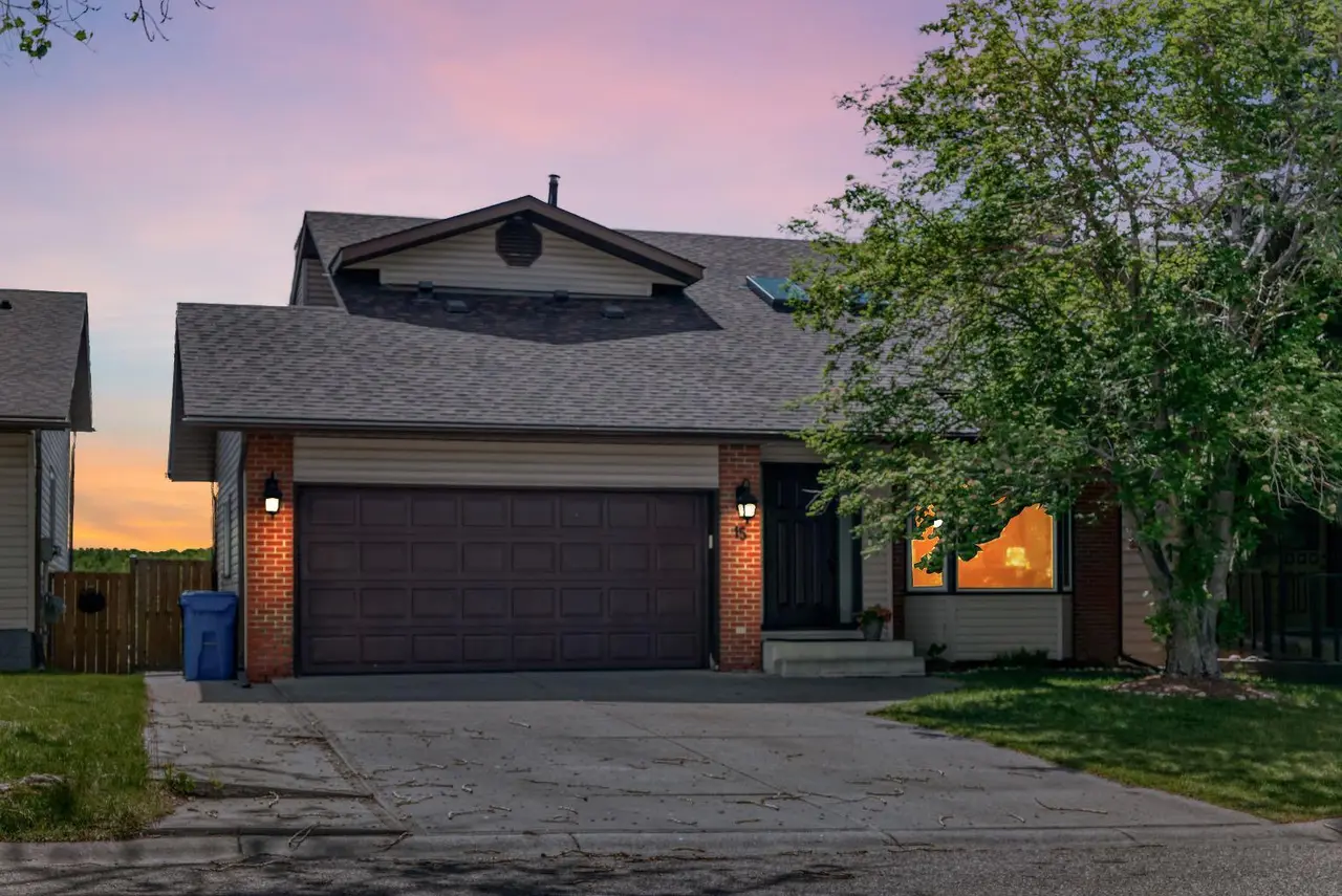 15 Hawkcliff Way NW