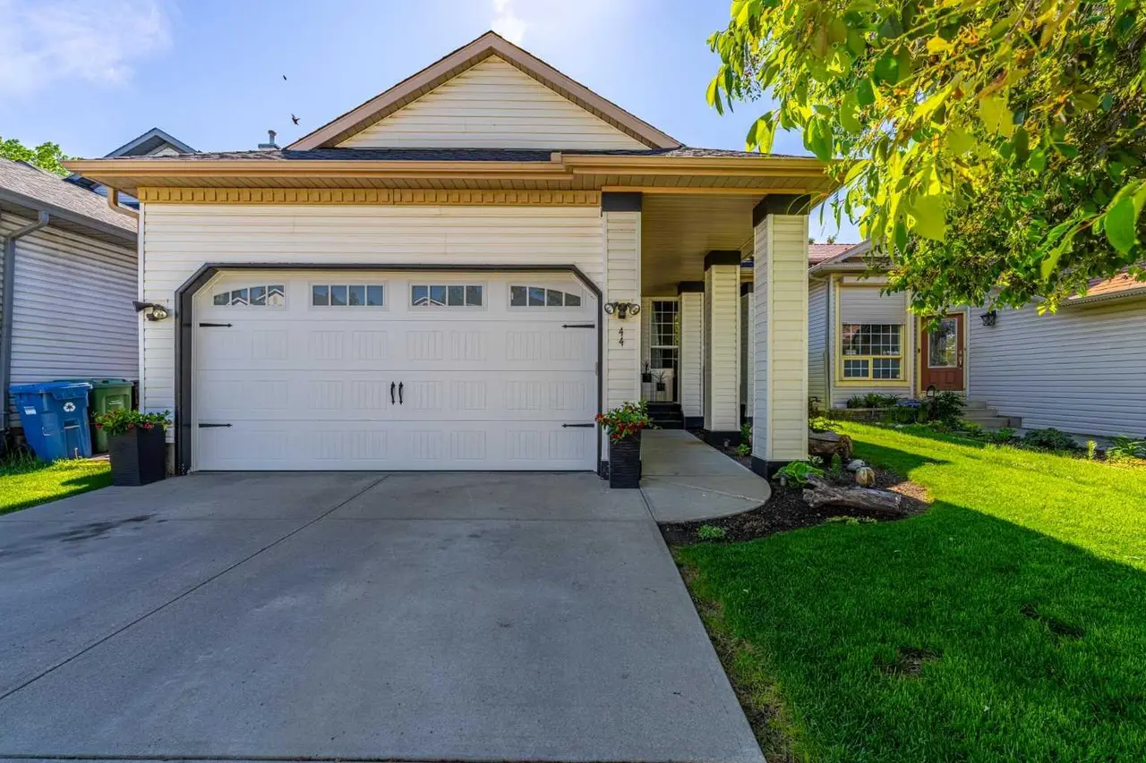 44 Douglas Glen Place SE