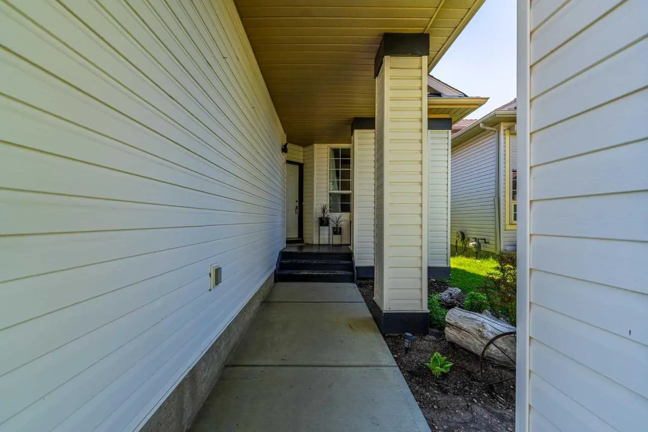 44 Douglas Glen Place SE