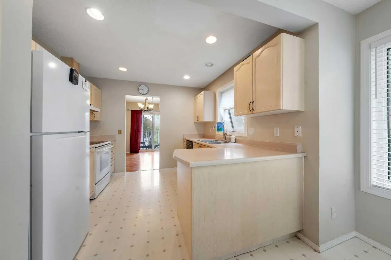 125, 388 Sandarac Drive NW