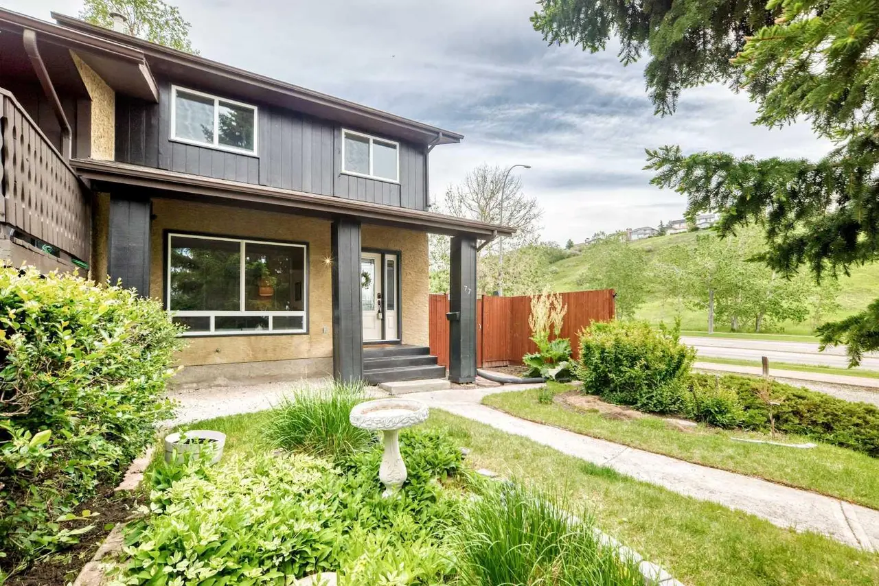 77 Edgeford Way NW